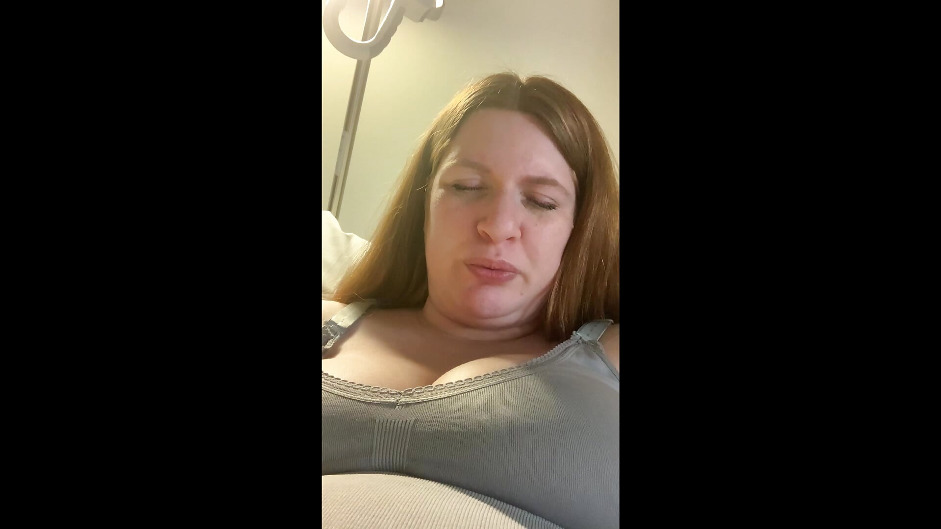 Wehen im Krankenhaus - video by Exotic-Desire cam model