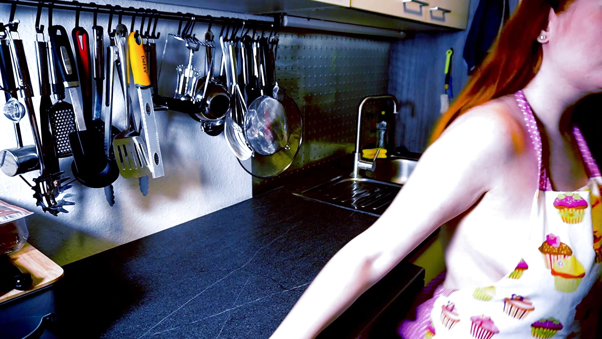 Hausfrau fickt Dildo - video by Exotic-Desire cam model