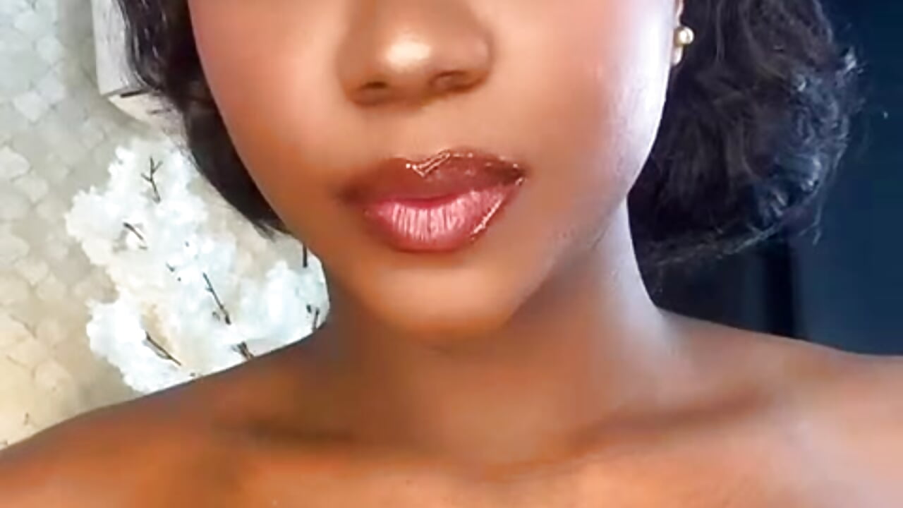 sexy ebony, I can only be yours! - video by GianinaLewis cam model
