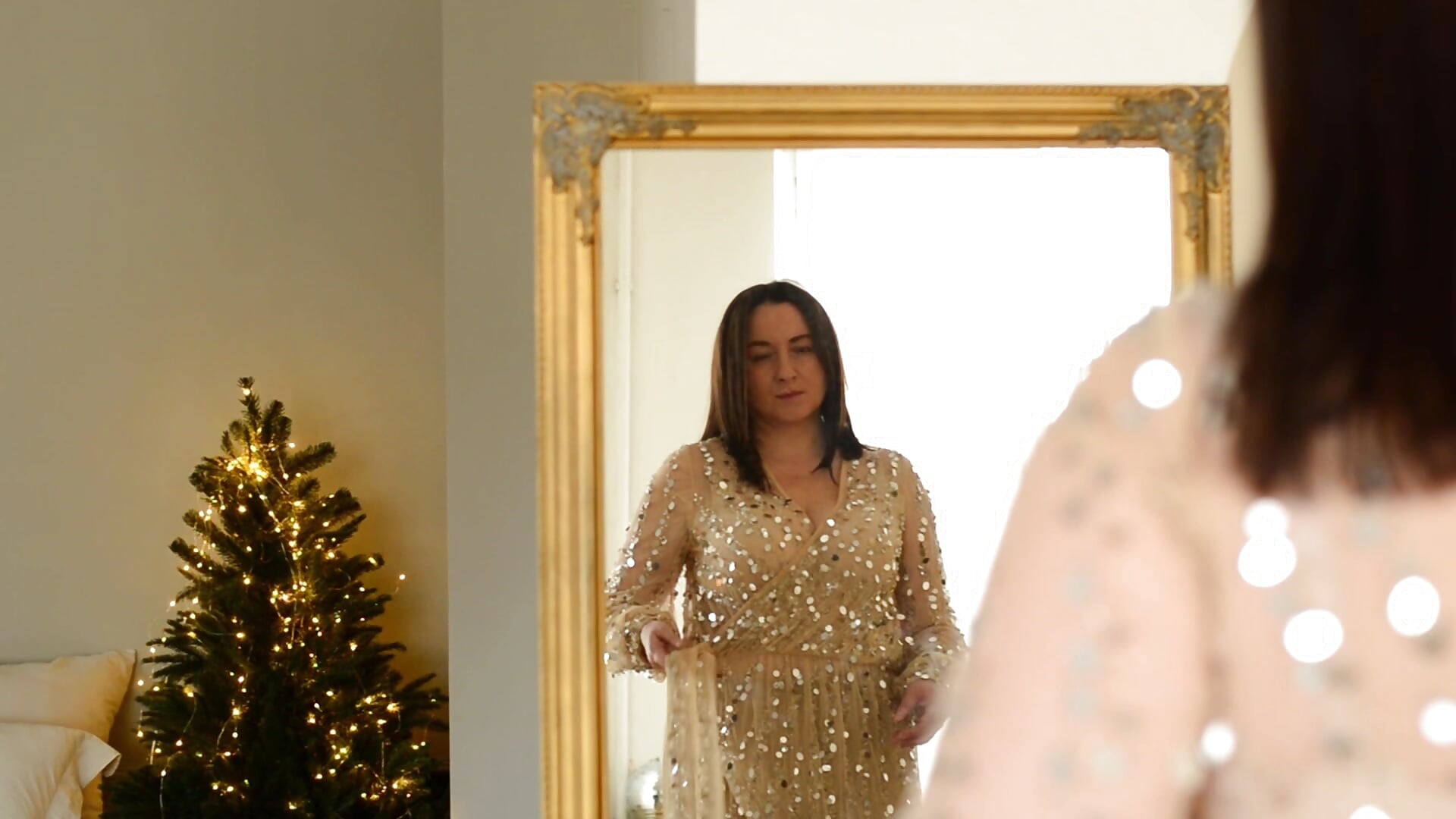 I put on a shining dress - video by Abby_Taylorr cam model