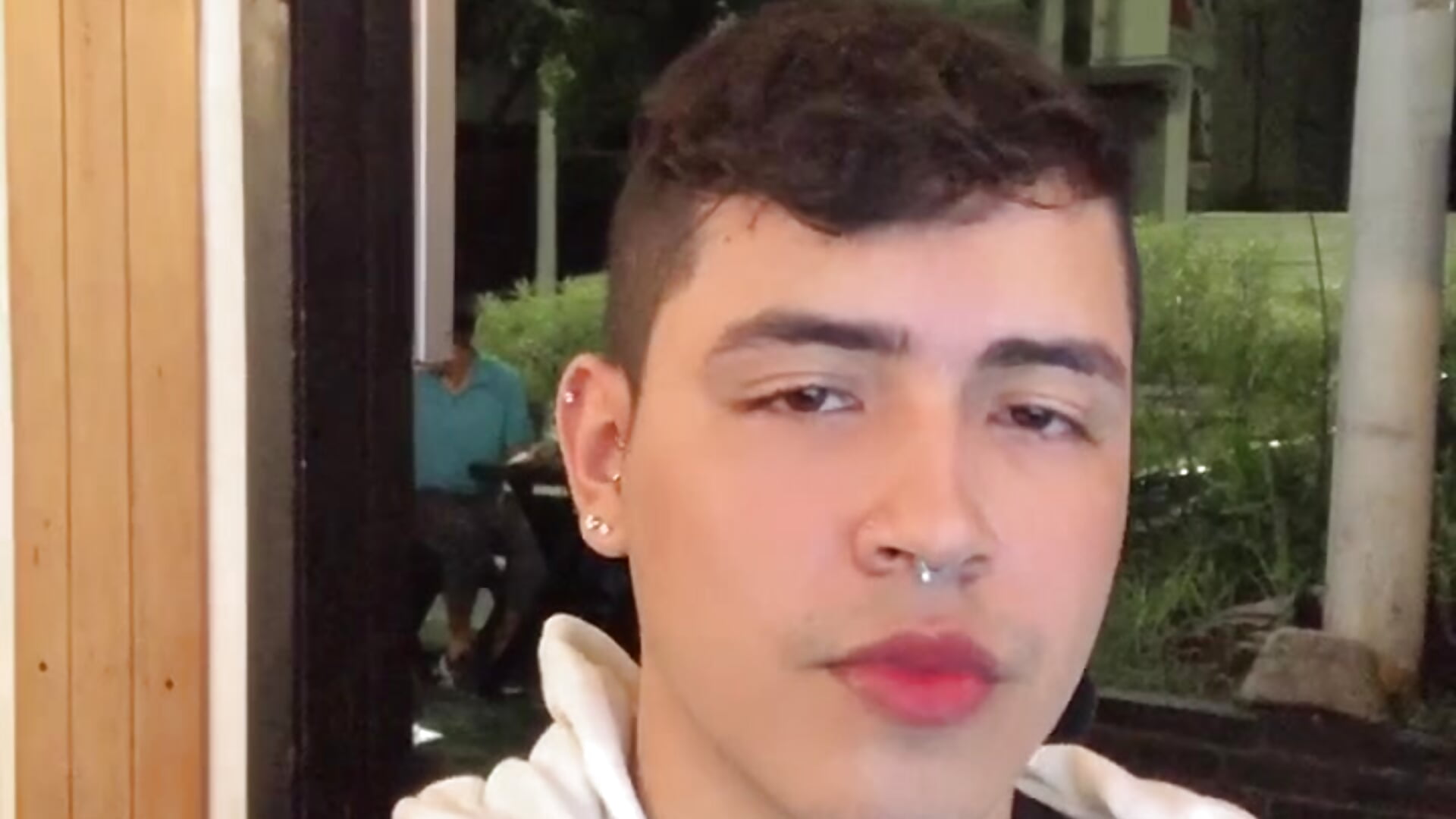 How does that colour fit me? - video by AaronGreco cam model