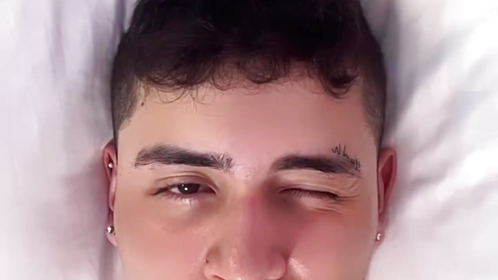 Hi - video by AaronGreco cam model