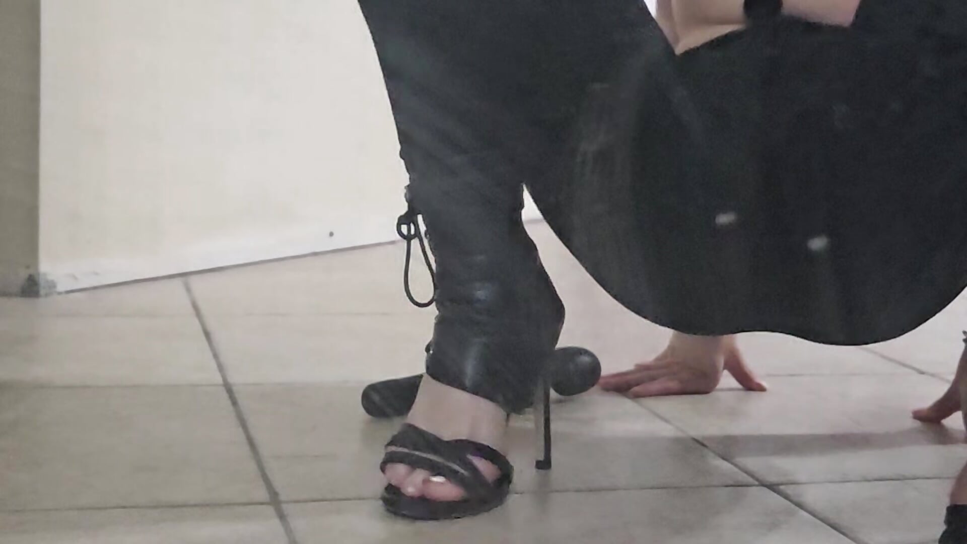 20230928_182327 - vidéo du modèle de showcams Miaelis