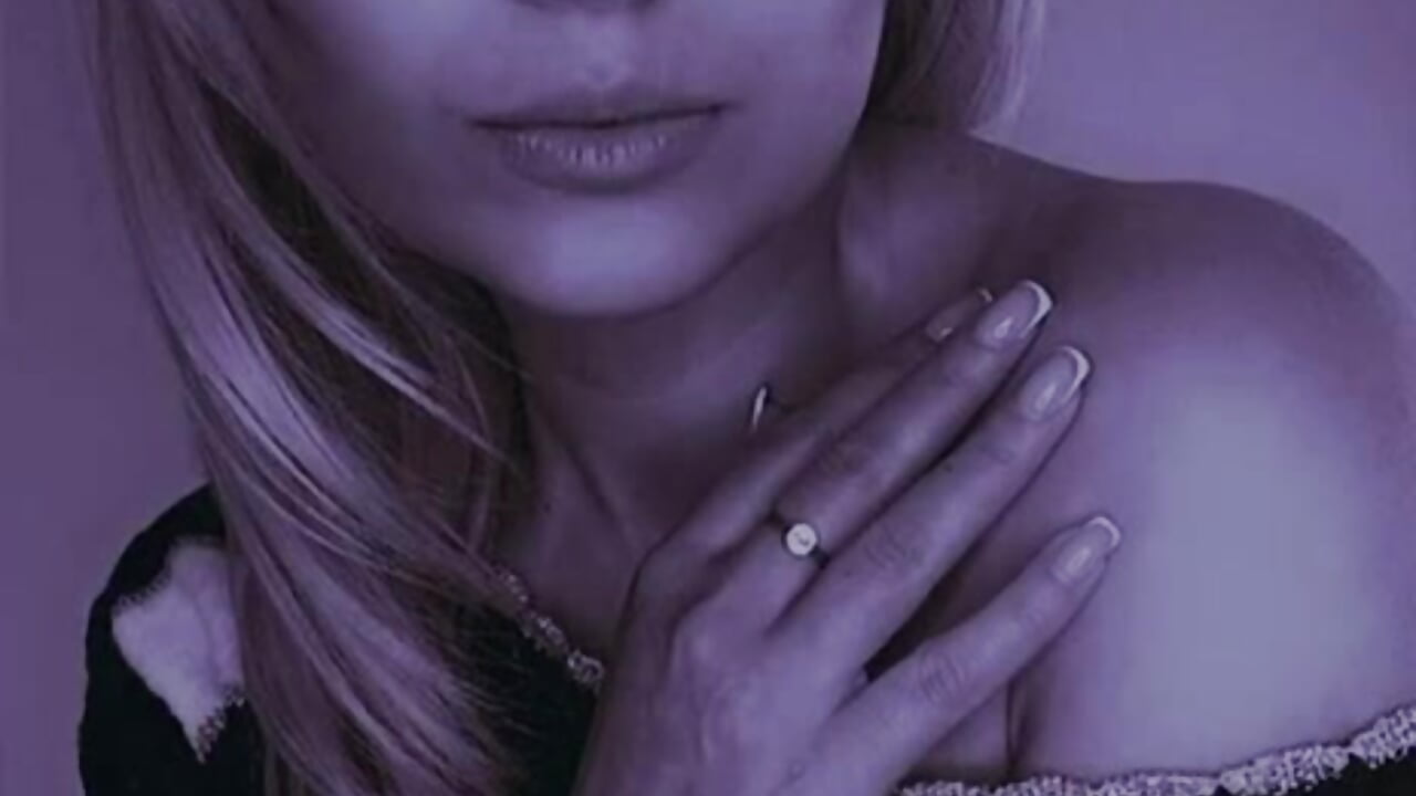 Black and white - video by annagreeneyess cam model