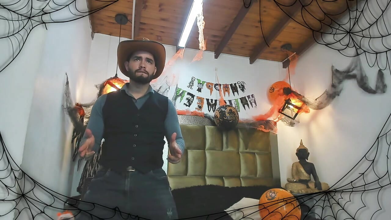 Dominant CowBoy - video by matteosantos cam model