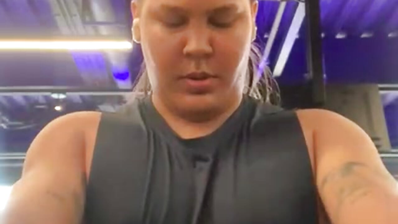 some strength for my arms - video by junaiker_roa cam model