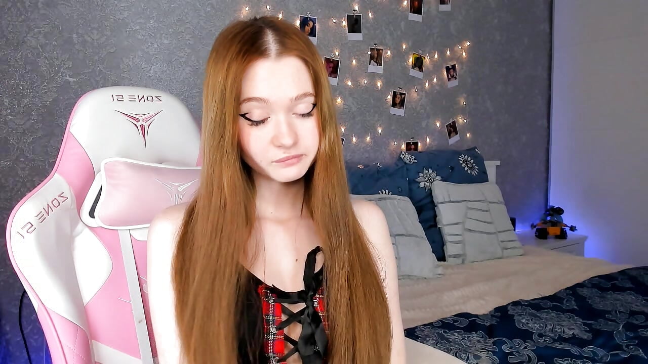 SchoolGirl BubbleGum Fetish