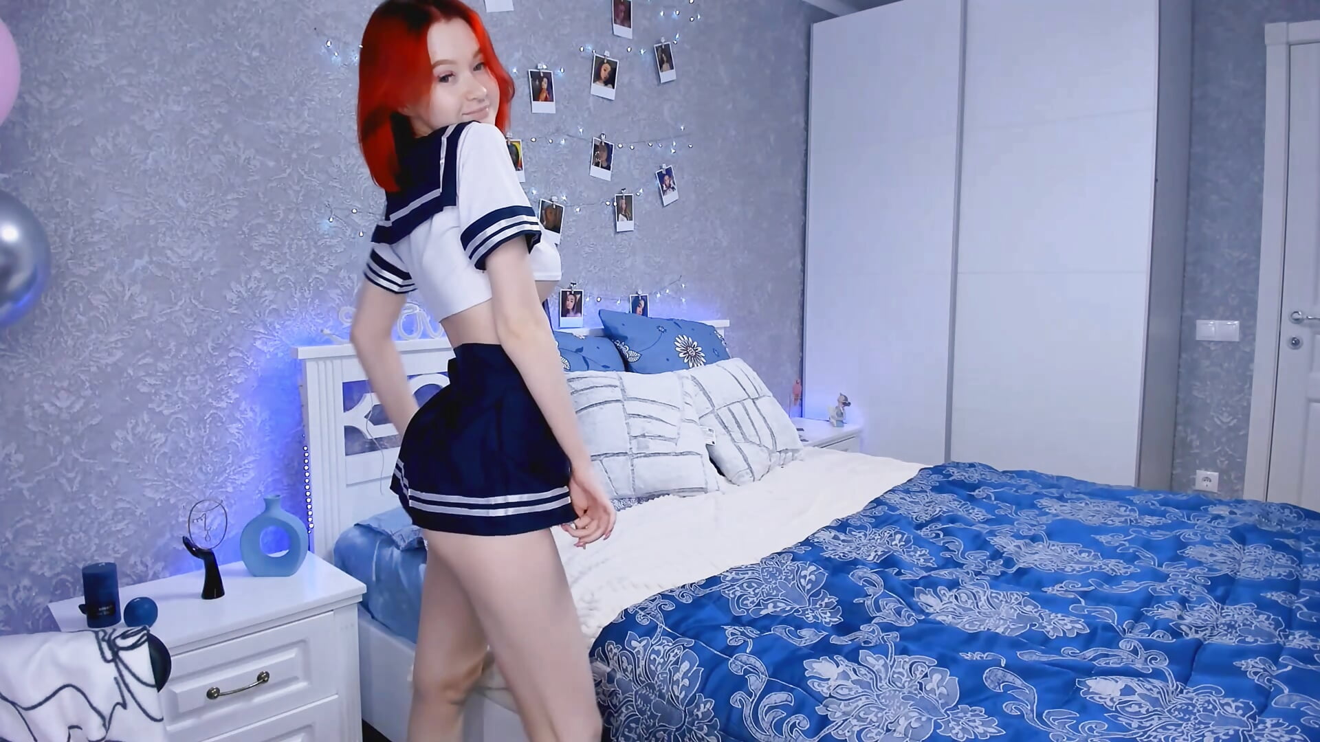 SEDUCTIVE SCHOOLGIRL - video by Molly_Quinn cam model