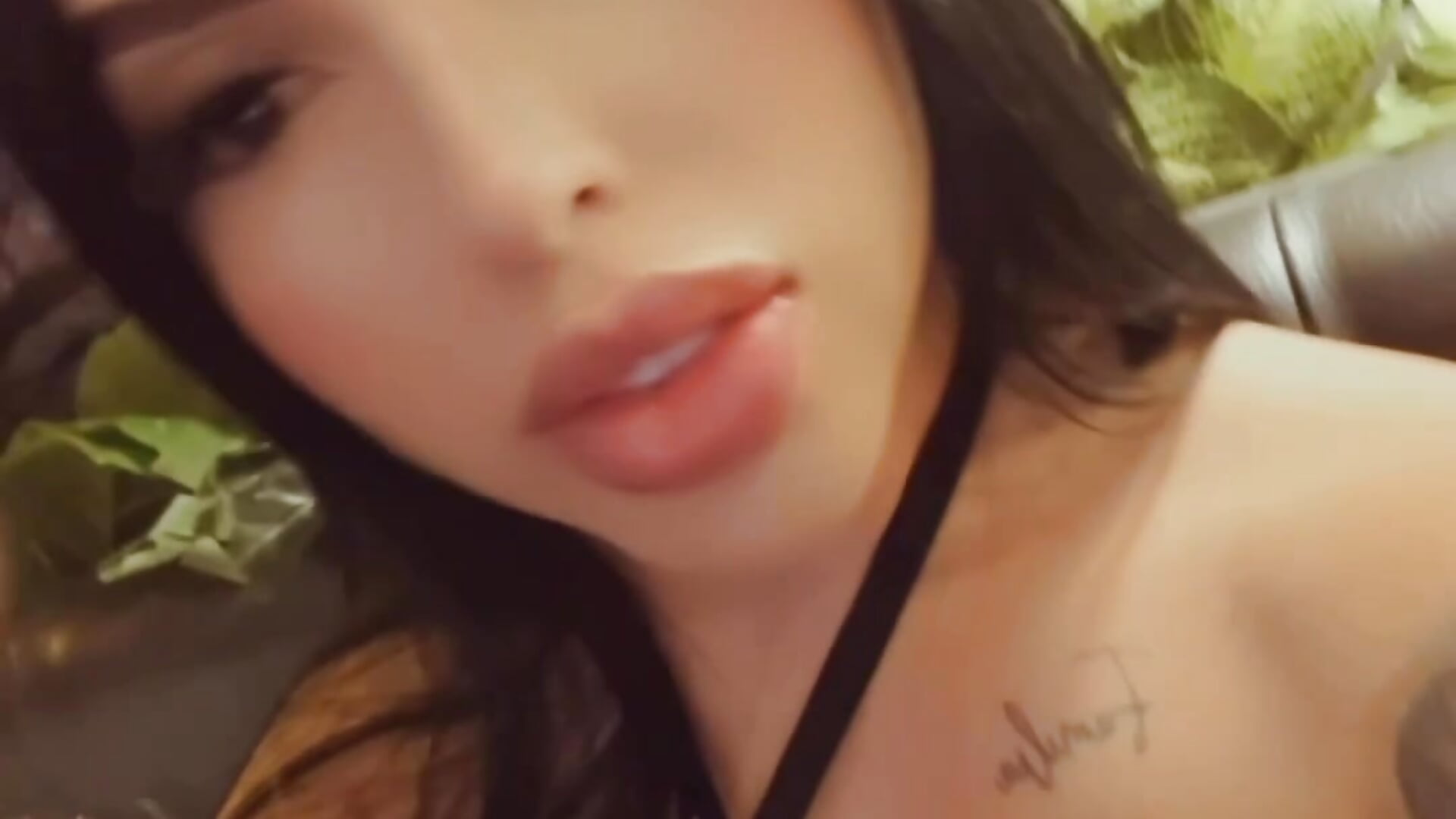 Por usted le juro que me tomo los vinos 🫦 - video by ALISSON_FOXXX1 cam model