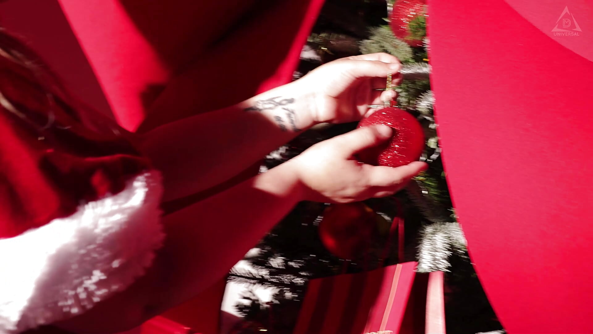 Naughty or nice? I can be both 🎄😘🤤 - Charlotte93_ 캠 모델의 동영상