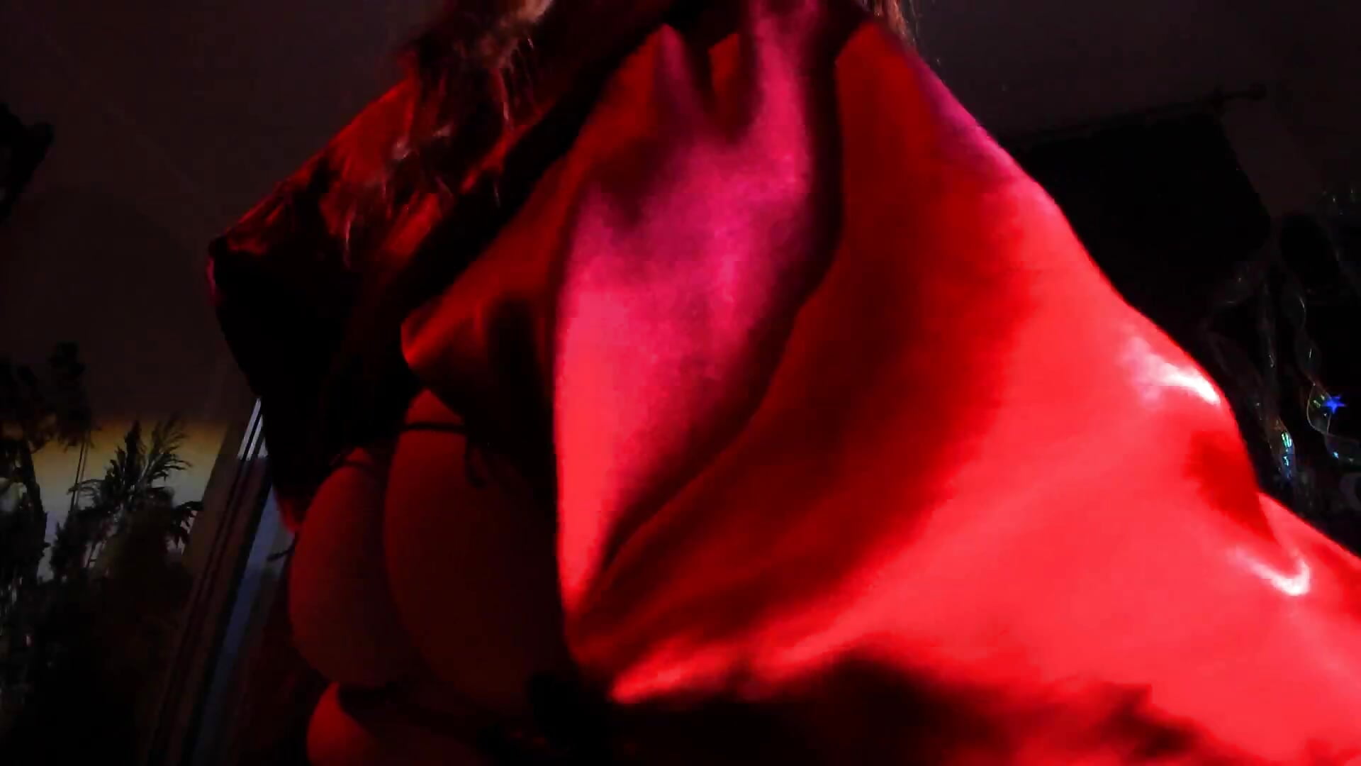 thigh worship - video by Scarlett_Wanner cam model