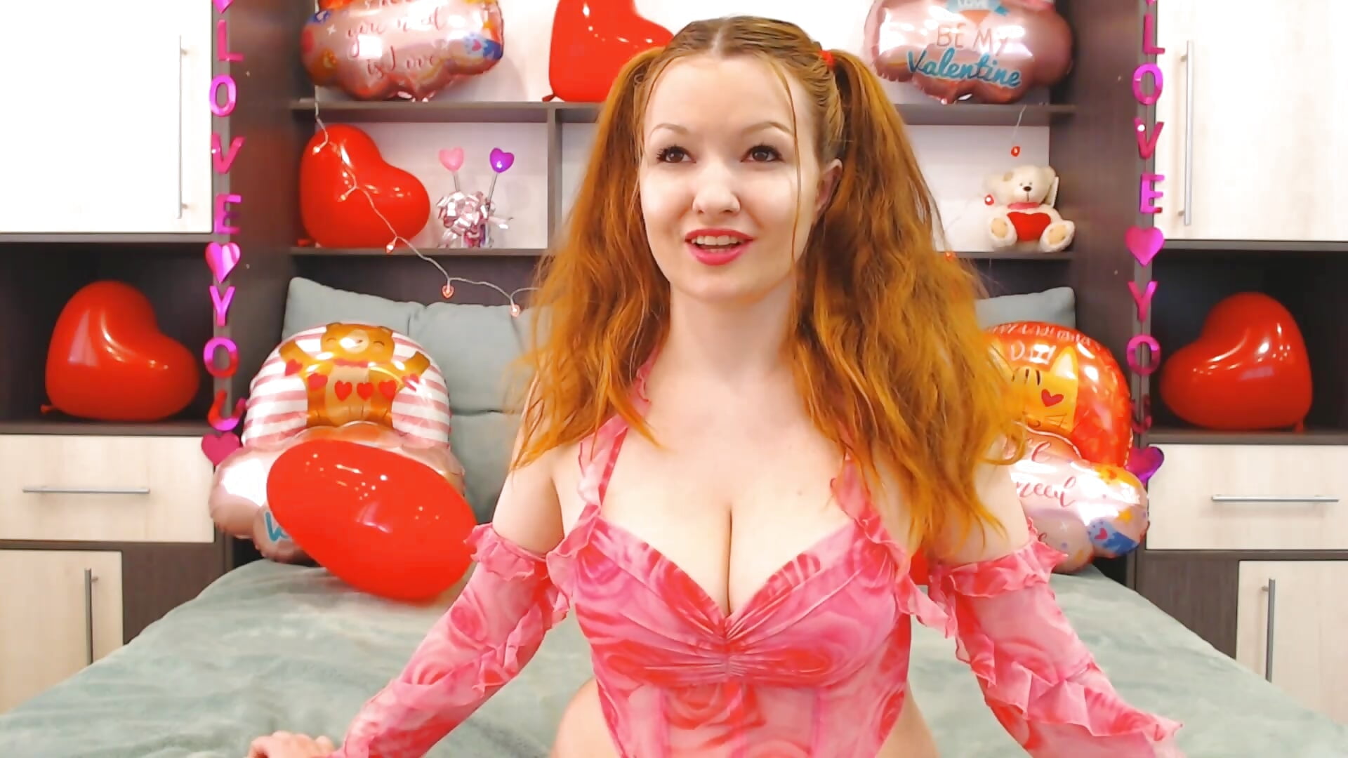 Valentine's Day - video by SecretWithJessie cam model