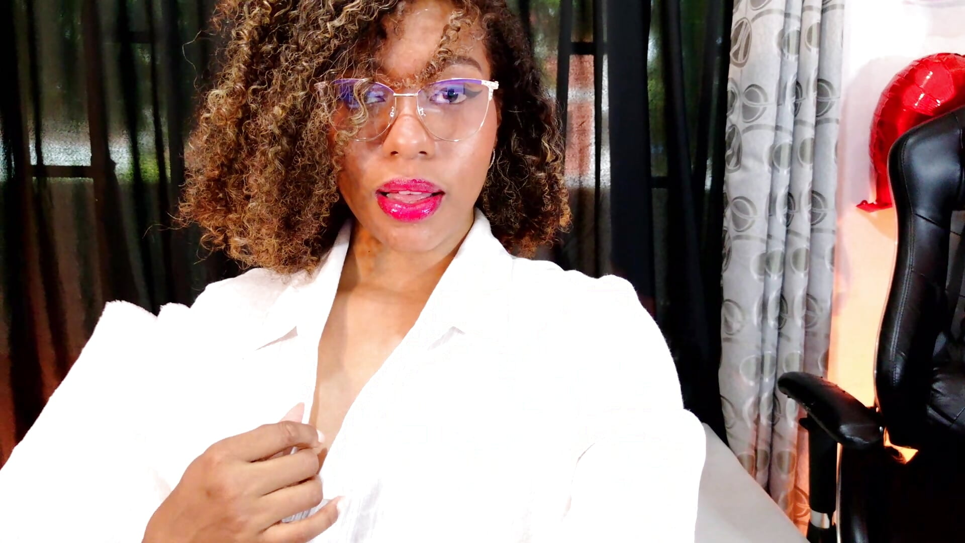 Leave a like if you want me like secretary 😈 - BLACK_ROSSE_1 캠 모델의 동영상