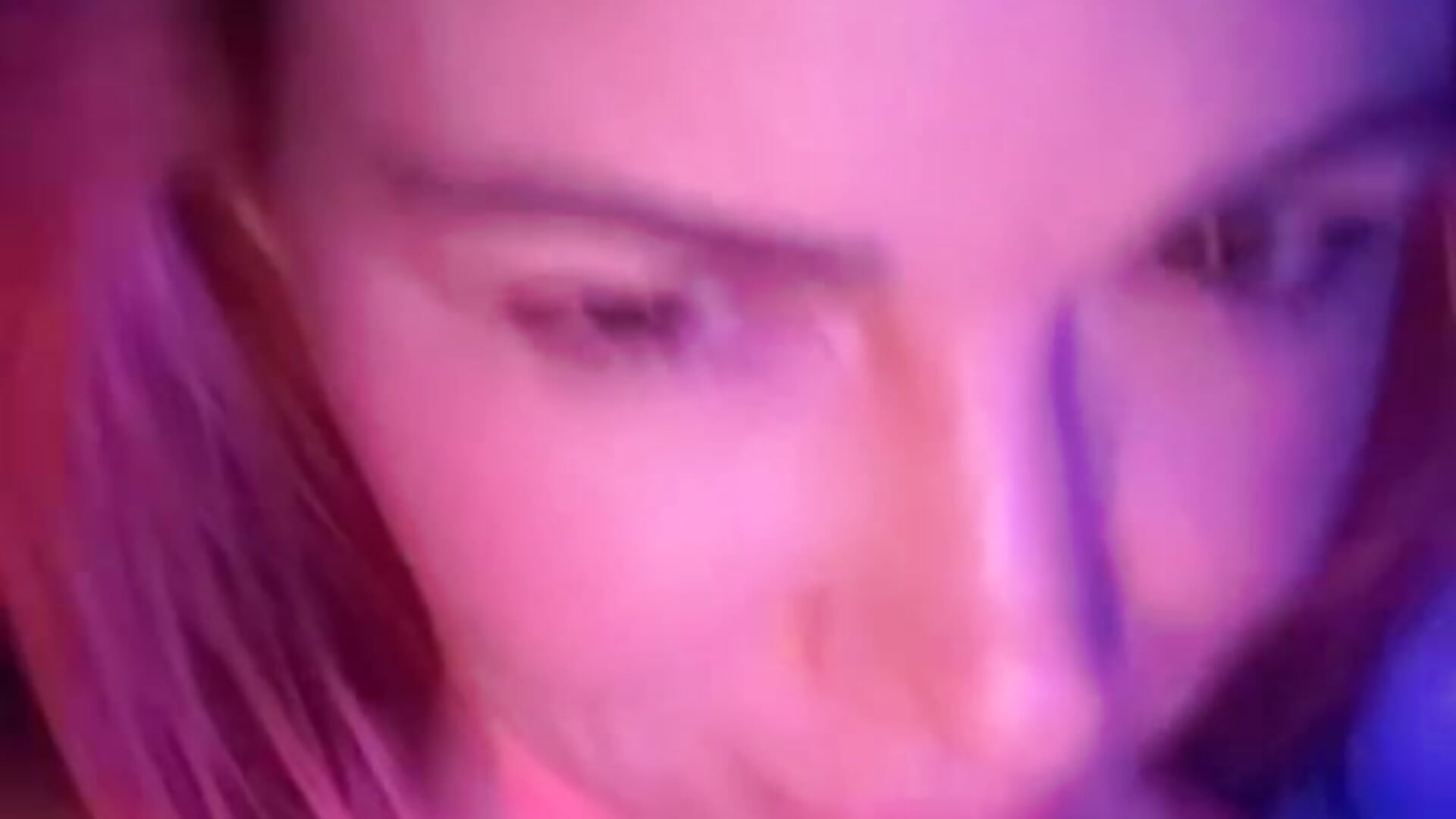 Carrie… - video oleh MarlaFknSinger kamera model