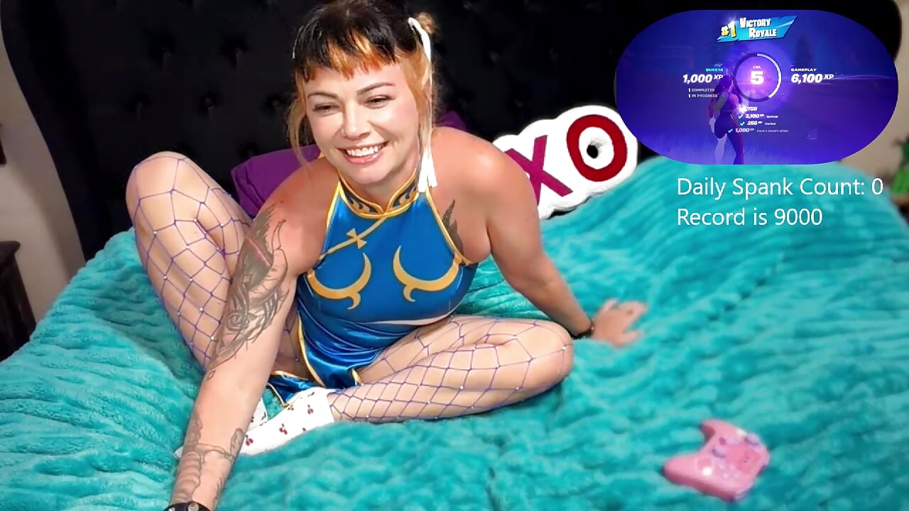 Chun Li 🤍 Cosplay 🖤 E- Goddess #winninglikecharliesheen– MarlaFknSinger kameramodell videója