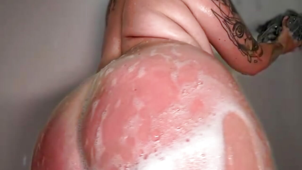 Masochist Mommy Soaked & Soapy 🔥🖤🧼 369 hard hits / spanks