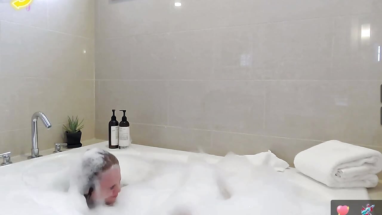 Flash Back Bathtub Vibes