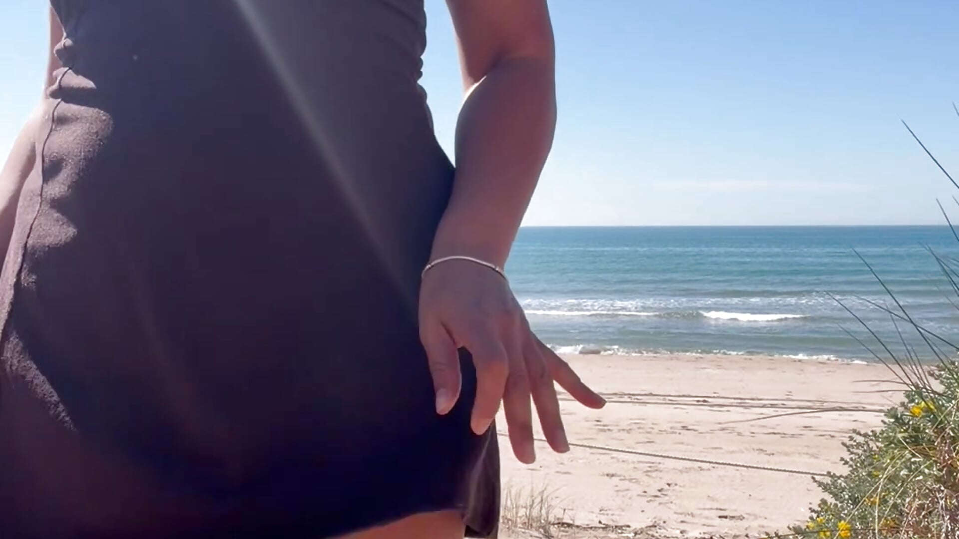 Mi spoglio nuda in Spiaggia e Squirto a Fontana/naked on the beach Squirt Fountain - vídeo de Cataleya80 modelo de câmara