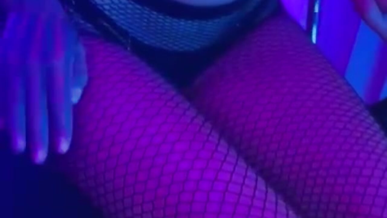 Boo !👻 - video của người mẫu cam kylie_seex