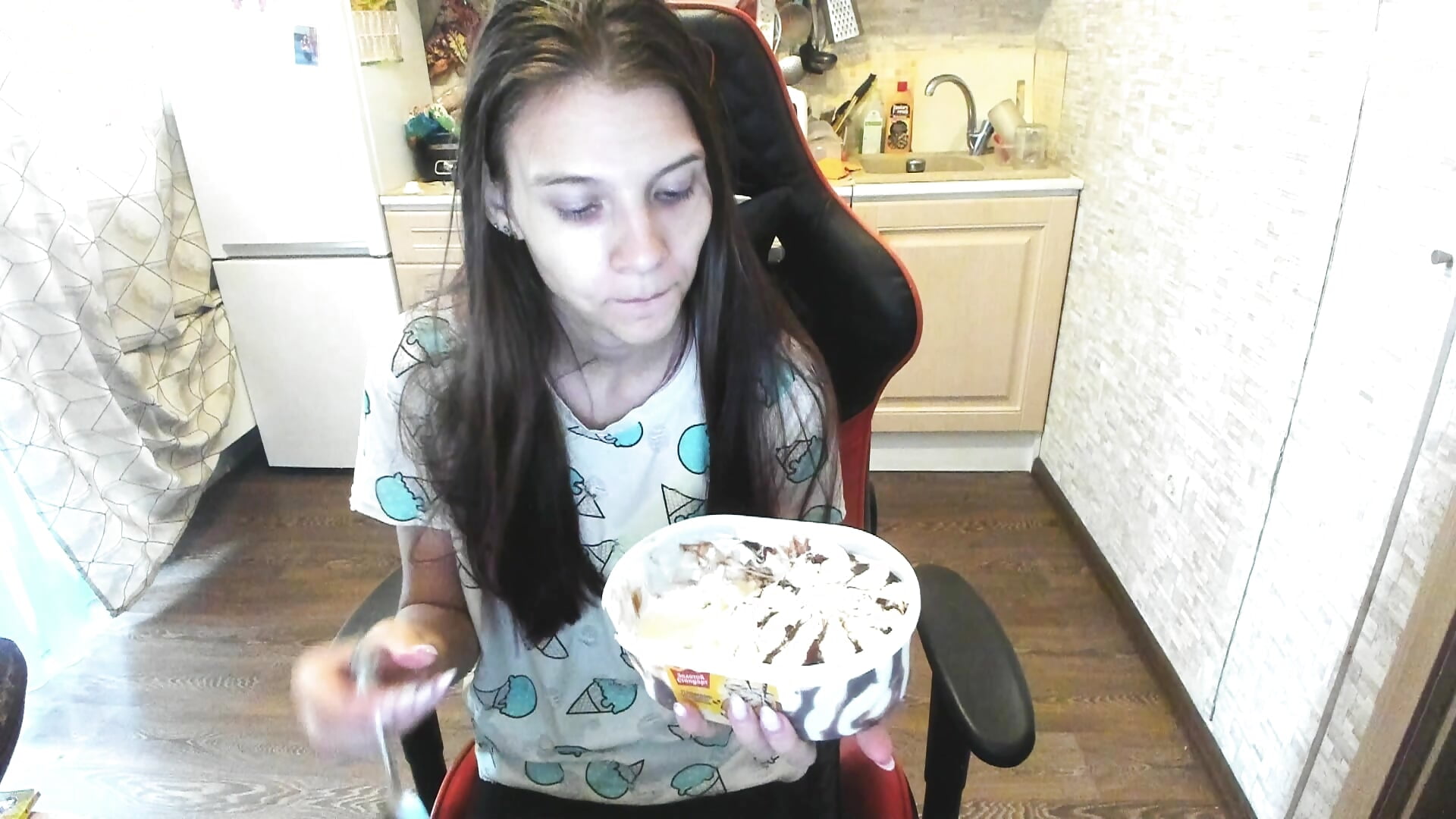 I love ice cream - video by MollyLollipop cam model