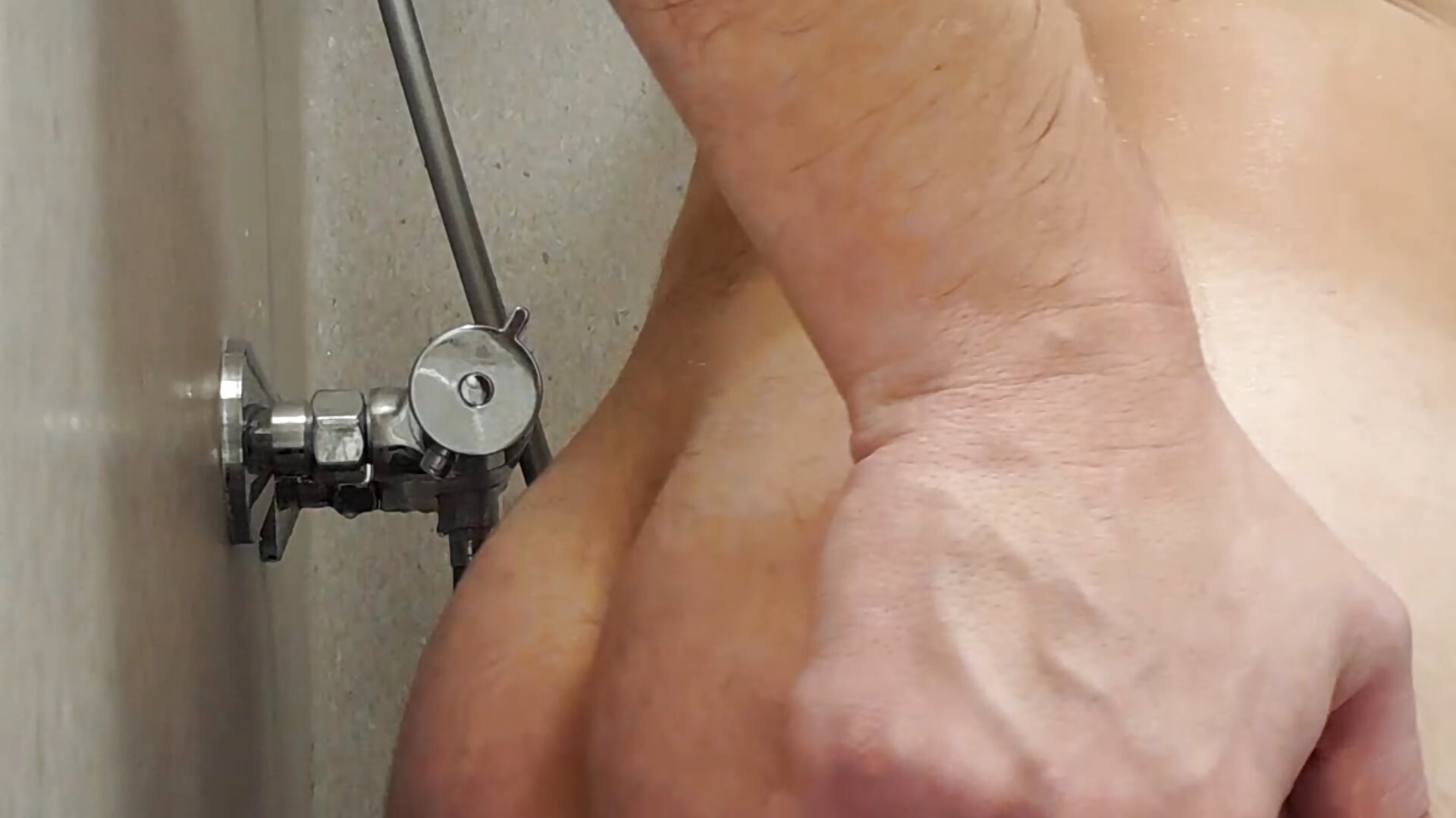 My favorite black dildo.－カメラキャストのFist-my-assの動画