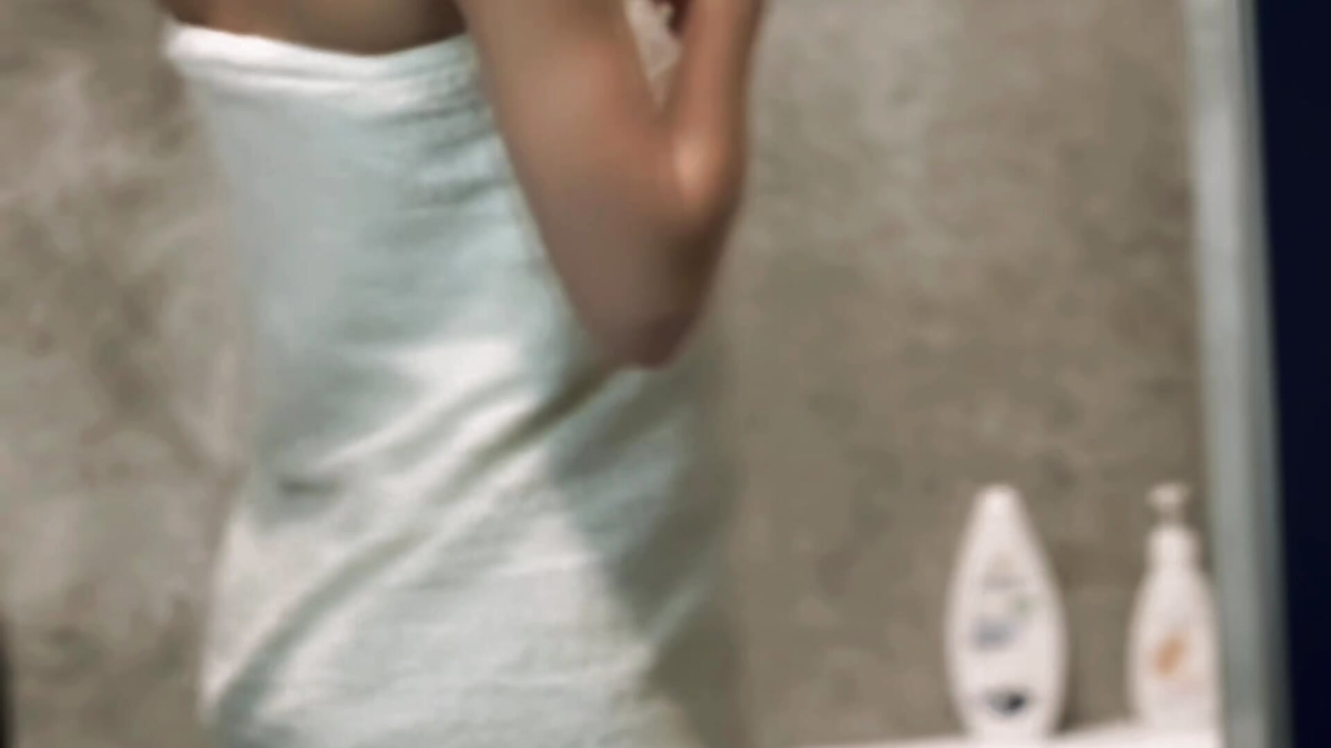 Bathroom.. - Kylie_Desire adlı kamera modelinin videosu