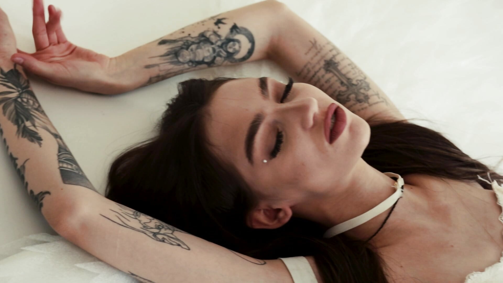 heavenly delight🥵🪽❤️‍🔥 - video by SophieCatty cam model