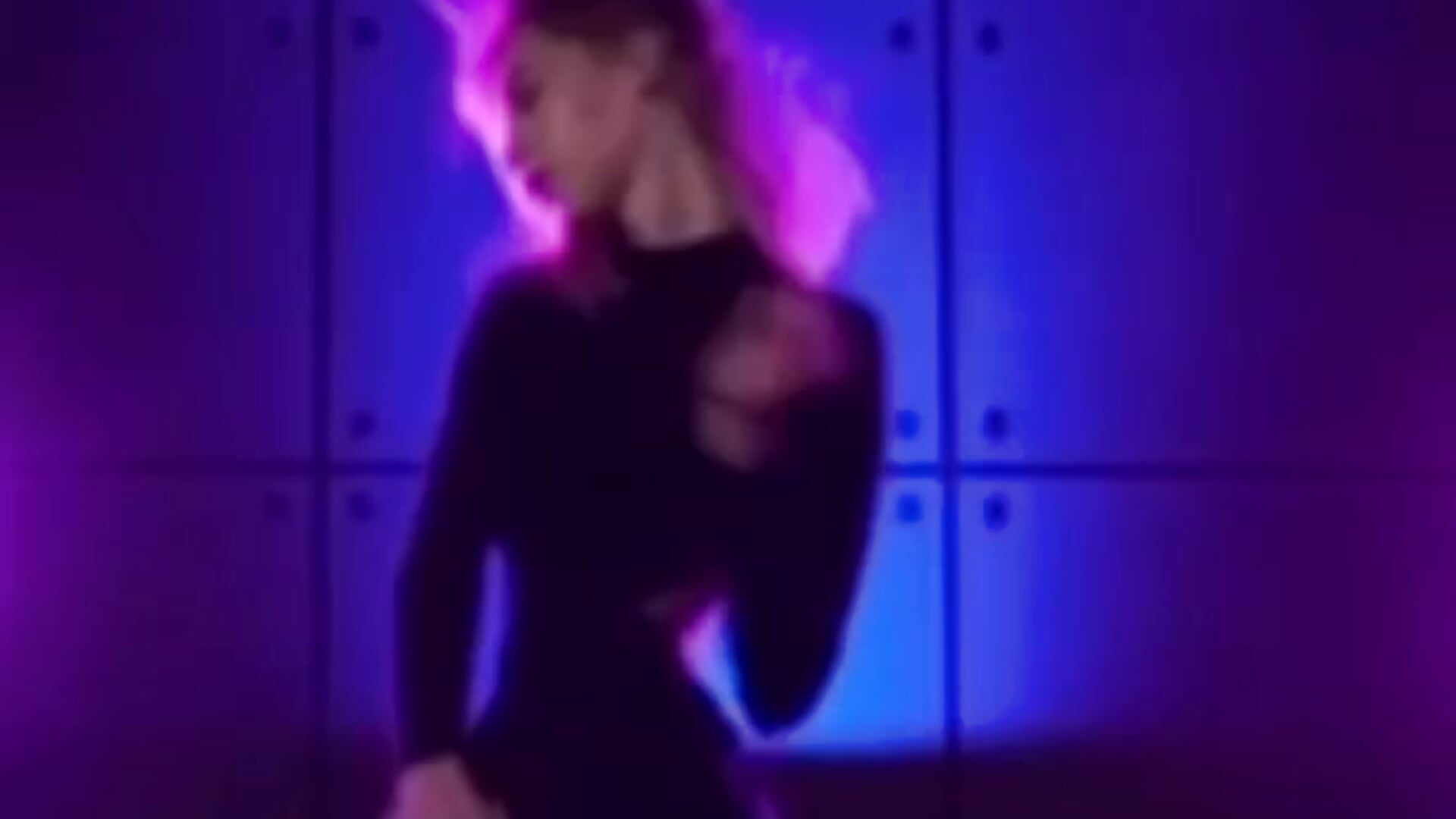 Sexy dance - video by SophieCatty cam model