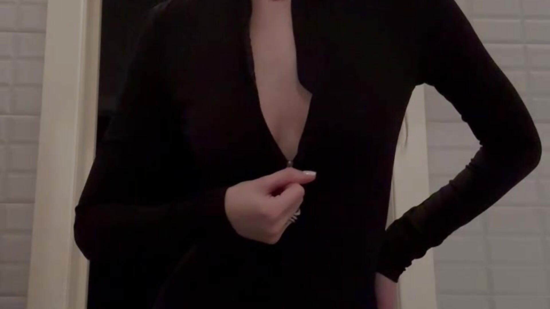 Open me up - video by Fire_moth cam model