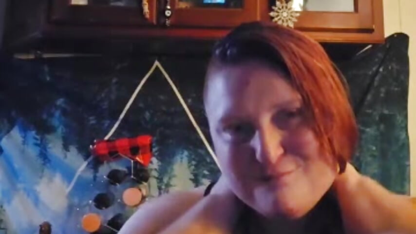 Live Stream Oiling Myself - วิดีโอโดย buxombosums โมเดลแคม