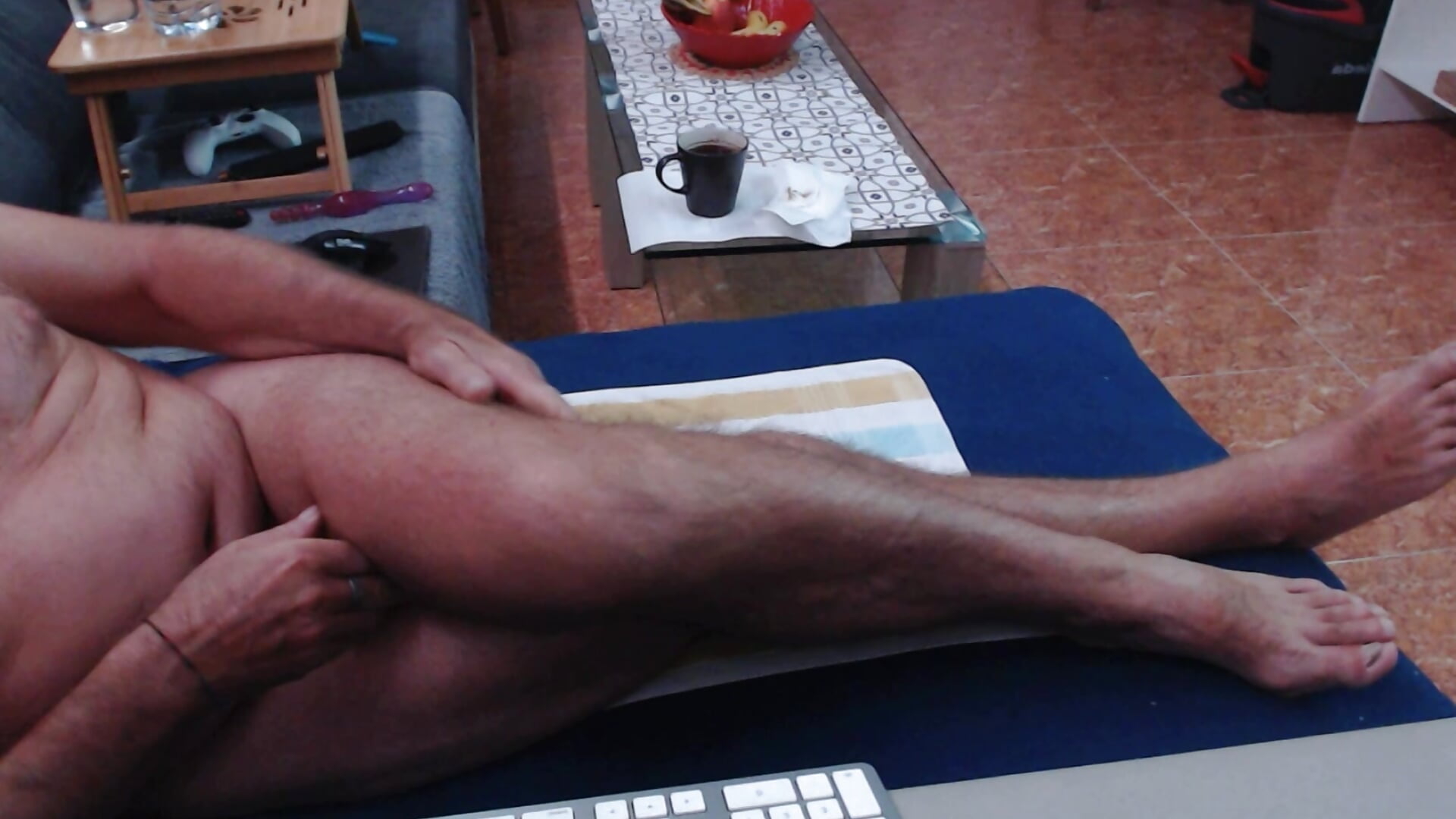 Cuddle – video od webkamerové modelky Nudelschwanz