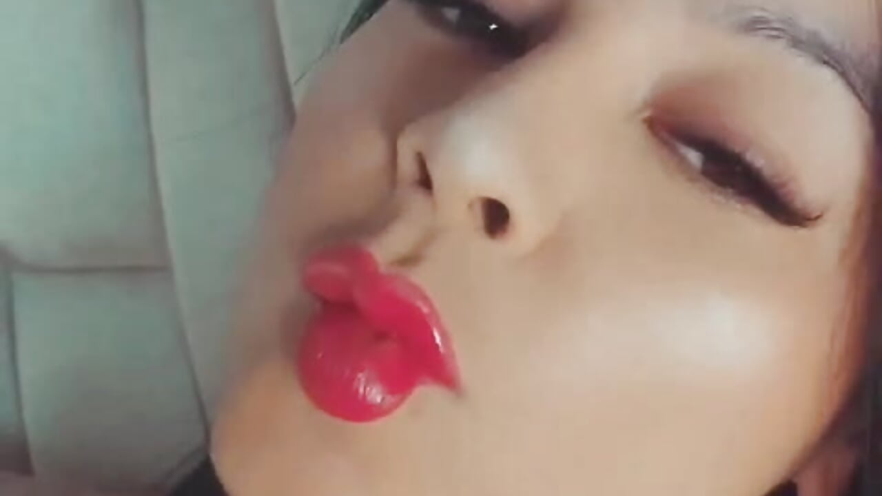 kisses 💋 Besos 💋 - video by _kathaLopez_ cam model