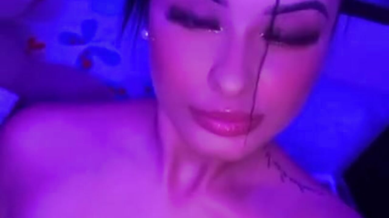 😘 Just Me Being Irresistible 💄 - megan-foxix主播的视频