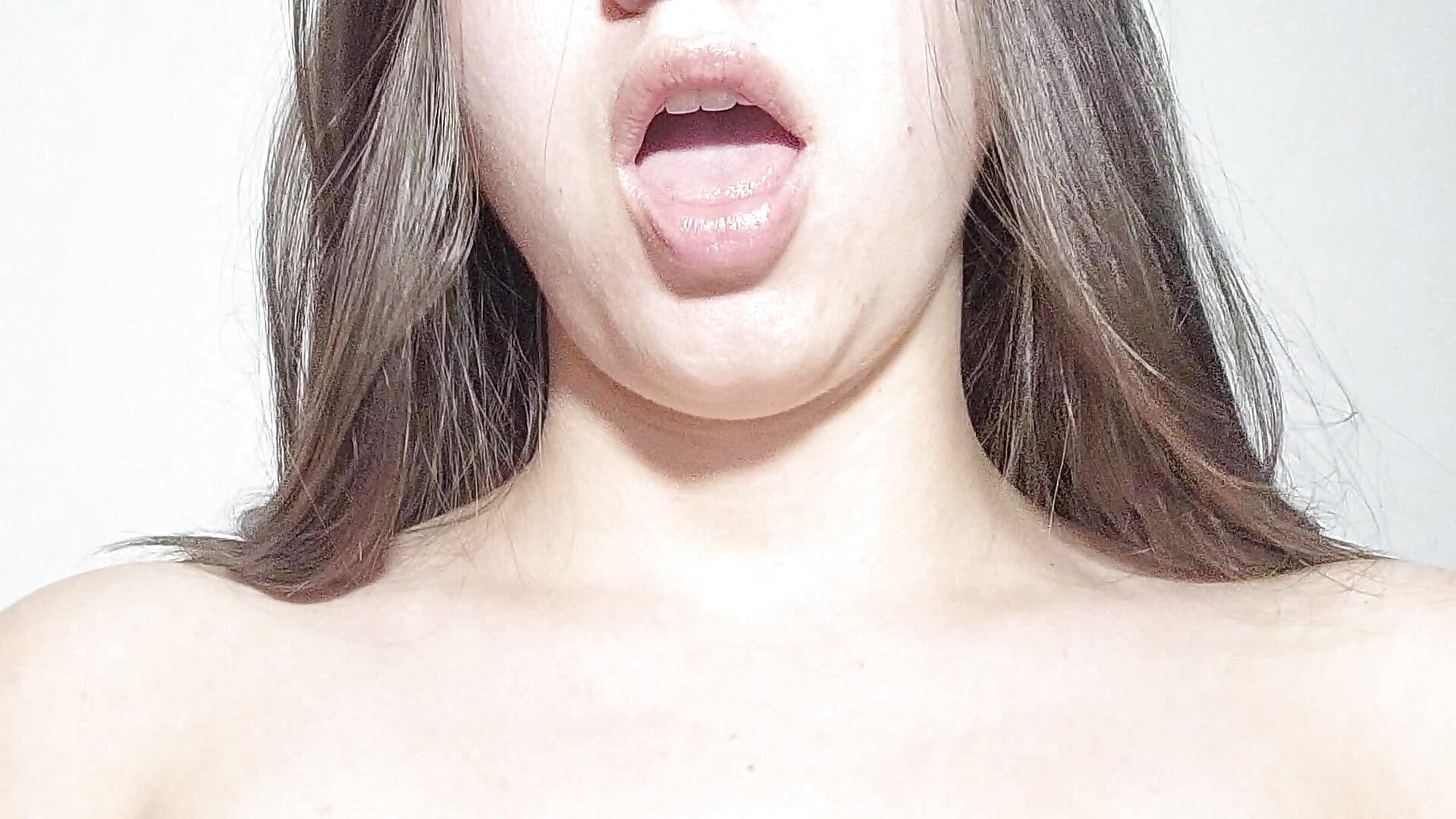 Playing tits, shaking, squeezing 🍒 - alice-love1主播的视频