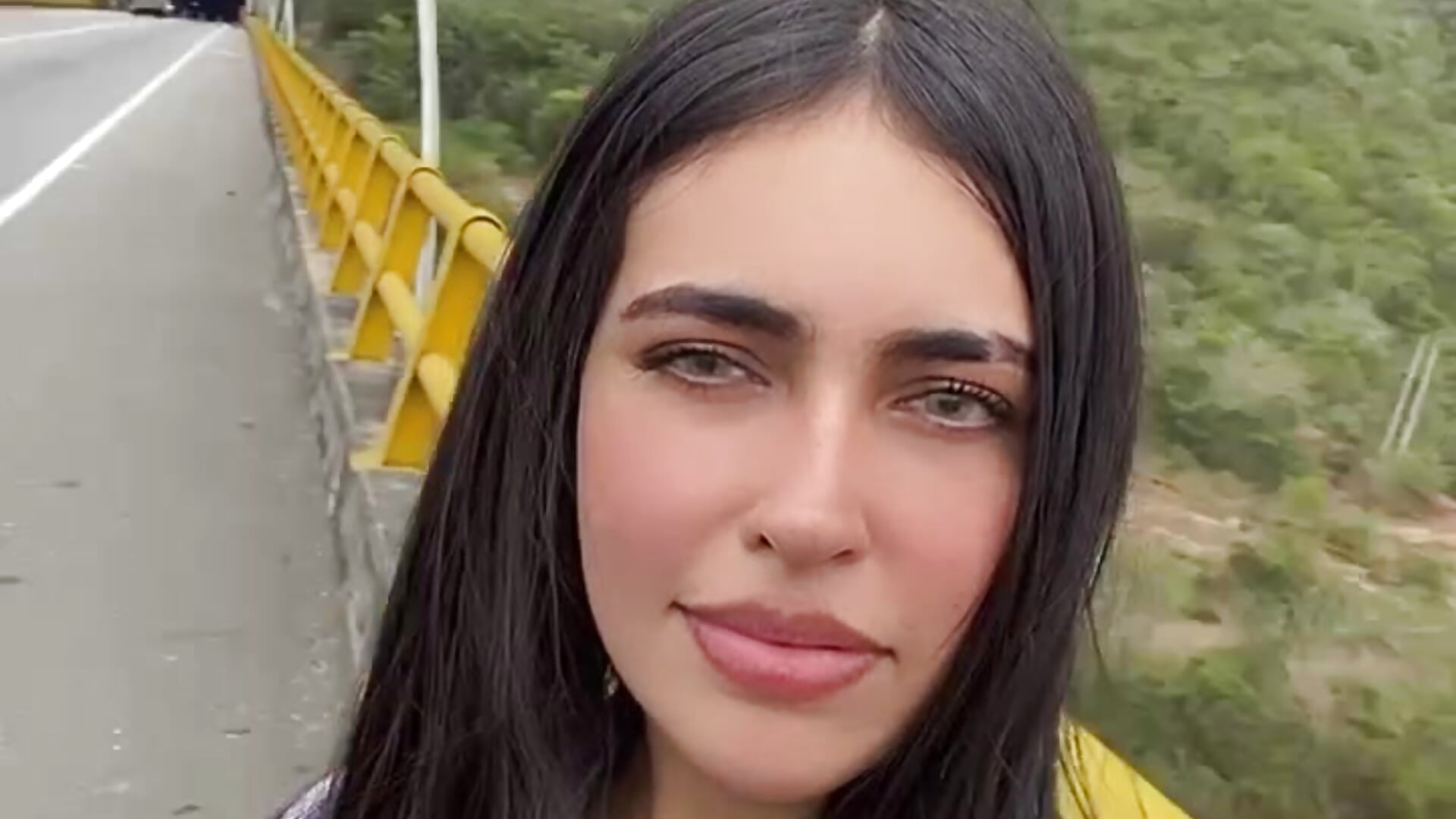 f2814f4ce5194a158c55b8434798a57a - video by DaphneUwu cam model