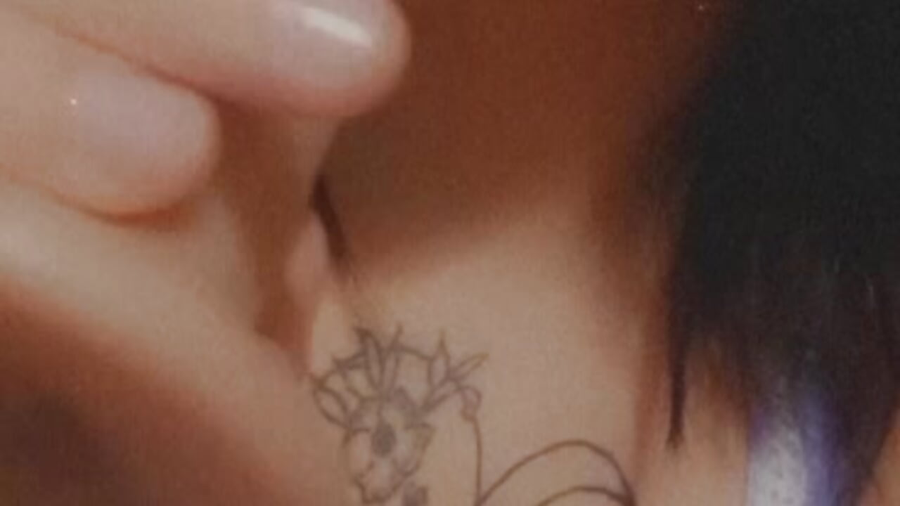 Hippie Goth Baby sucking a dildo – video od Hippiegothbaby