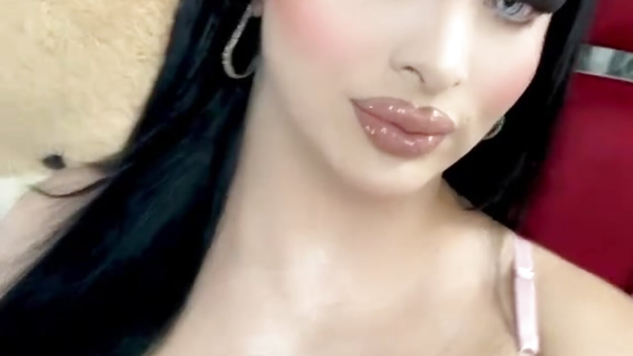 Doll - video của người mẫu cam Ginna_doll