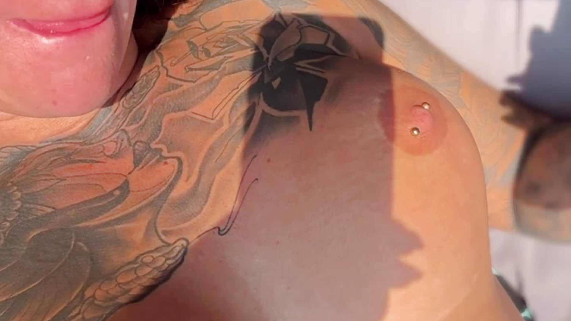 63. 🥵Puh ist das heute heiß Ich brauche eine Abkühlung - Vídeo de InKed-Kathy