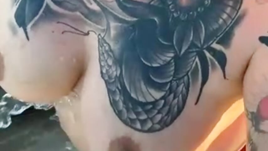 581. Jacuzzi fun - video oleh model kamera InKed-Kathy