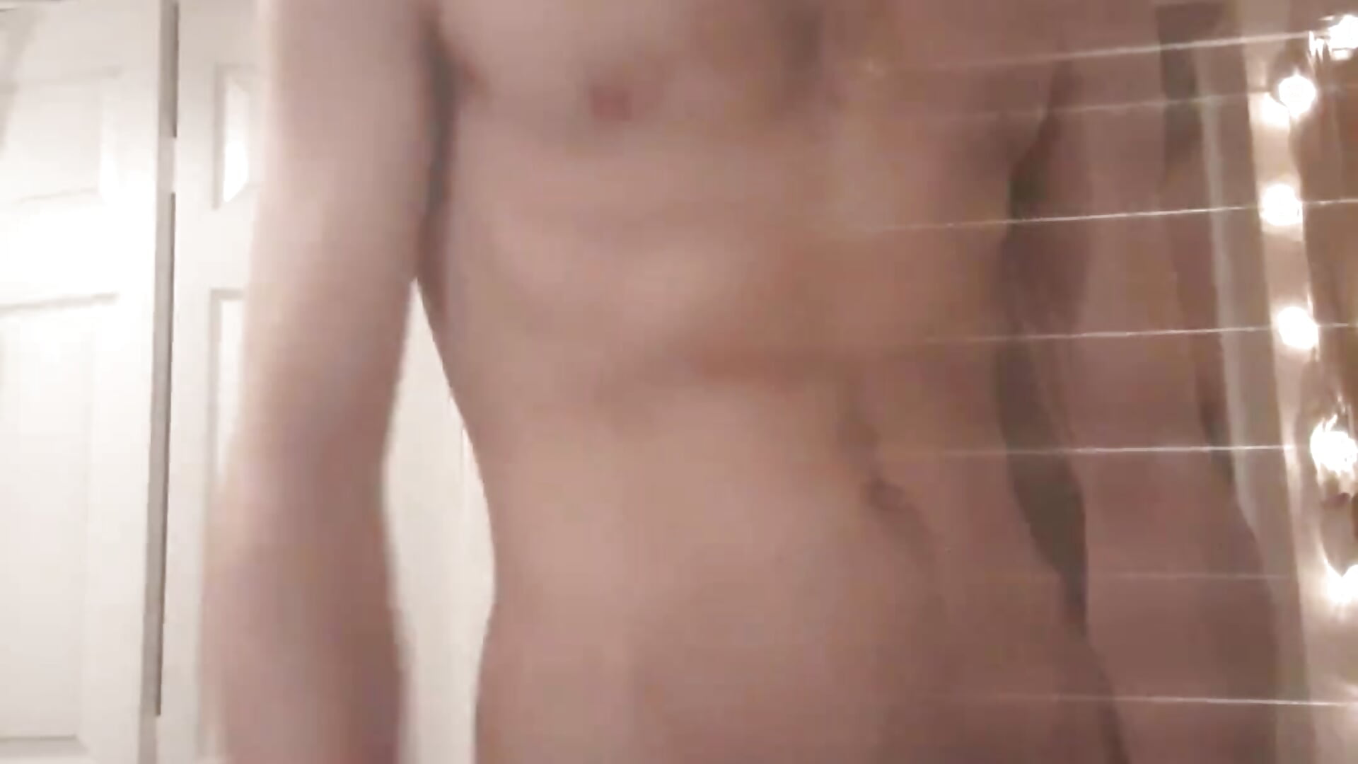 Showing.off - video di NbeckX918clouds modella di cam