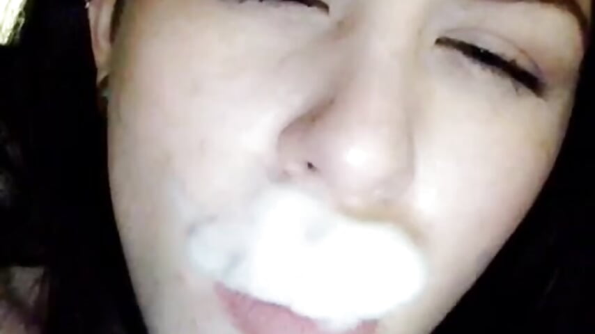 SuzieOneKenobi fumée - video by SuzieWanKenobi cam model