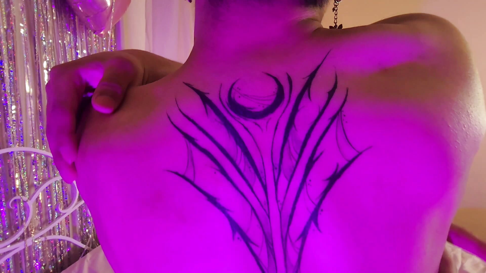 tattoo - vídeo de la modelo de cam Vinnie_Hacker