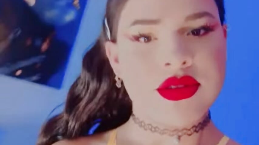 curious girl - video by CrystalRambeau cam model