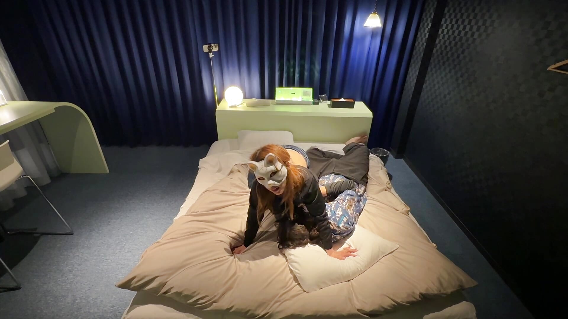 仕事が半日の日には2人でホテルでSEX