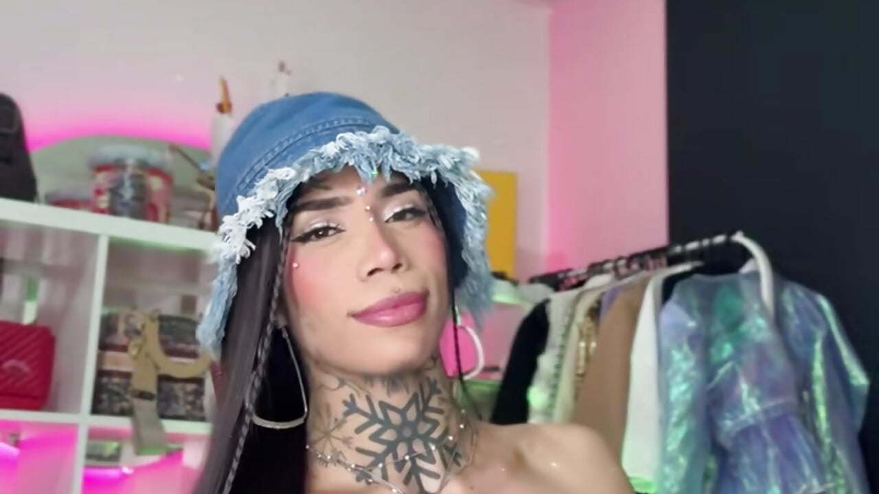 Black hair - Vídeo de caroline_cossei, modelo de vídeos