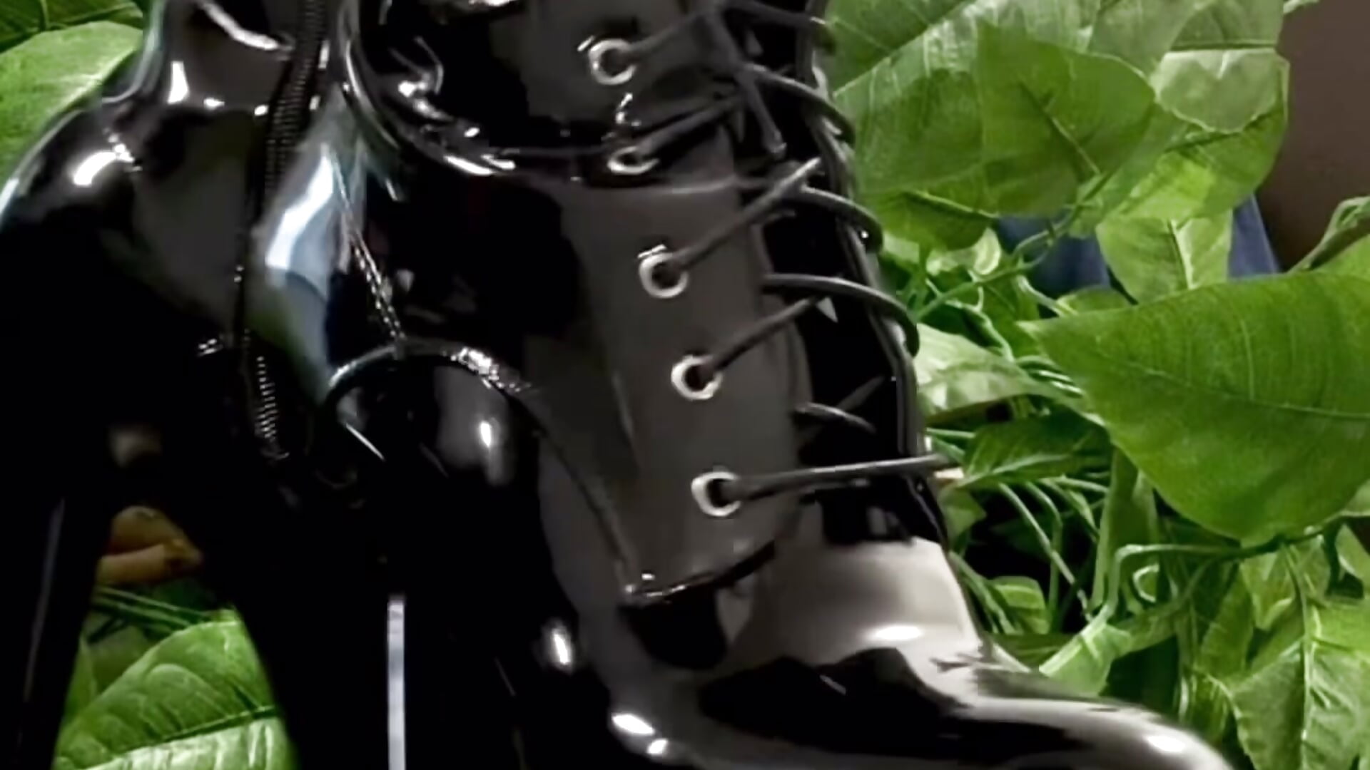 ♨️ KNEEL OR VANISH ♨️ - video by QueenOfUrKink cam model