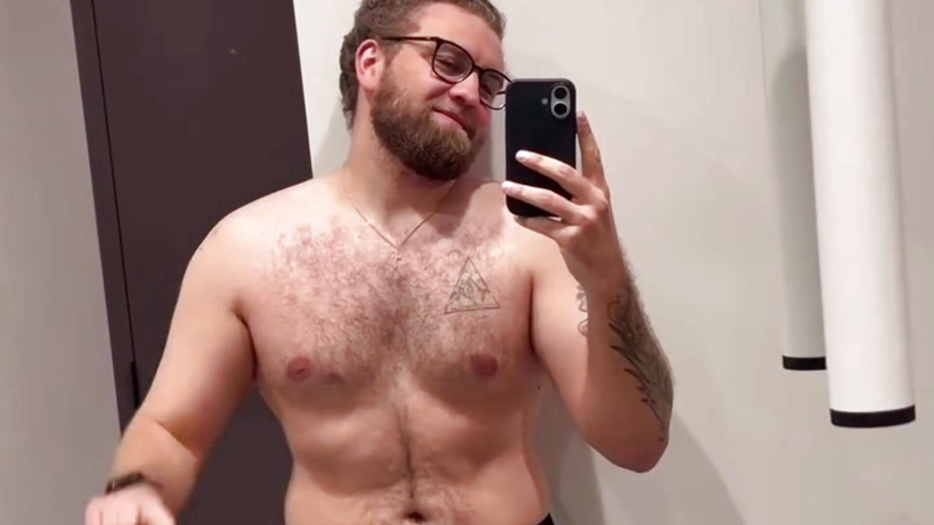 ✌️ - Vídeo de Bear_bear_, modelo de vídeos
