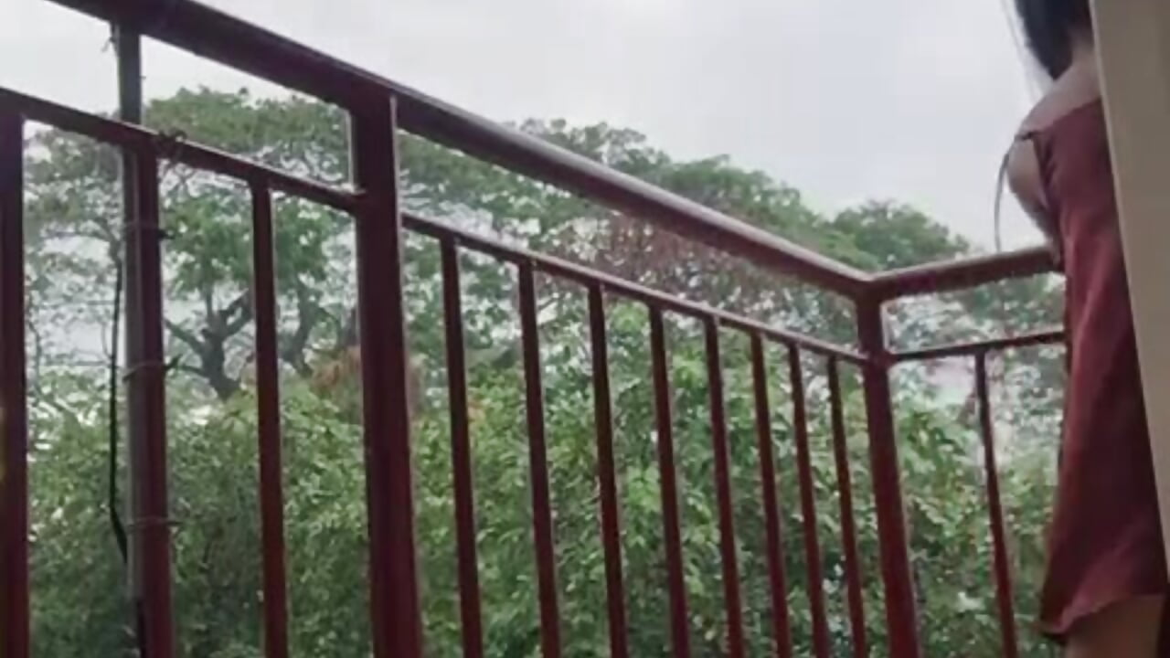 I hope the typhoon not to much  and be safe - video của người mẫu cam Asexycook4Ubananas