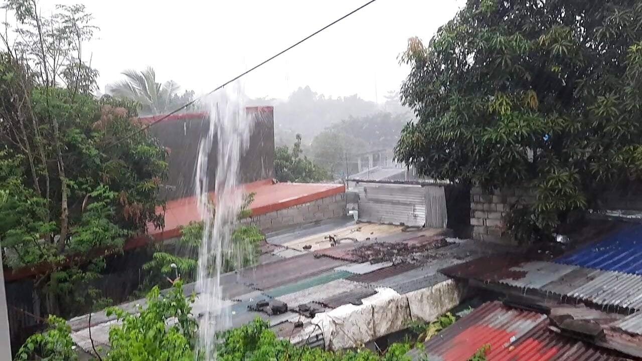 Typhoon - video của người mẫu cam Asexycook4Ubananas