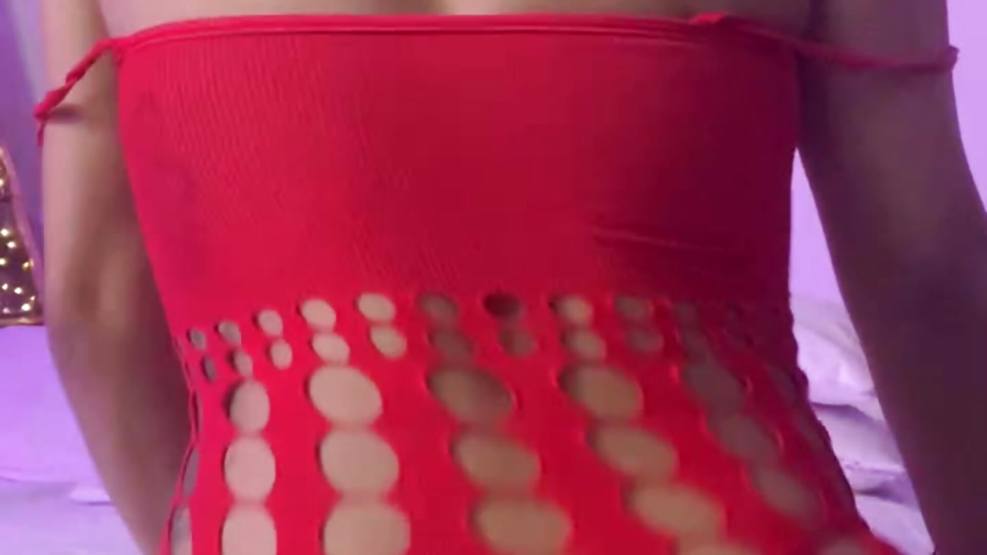 Sexy and red - video by victoriachicas cam model